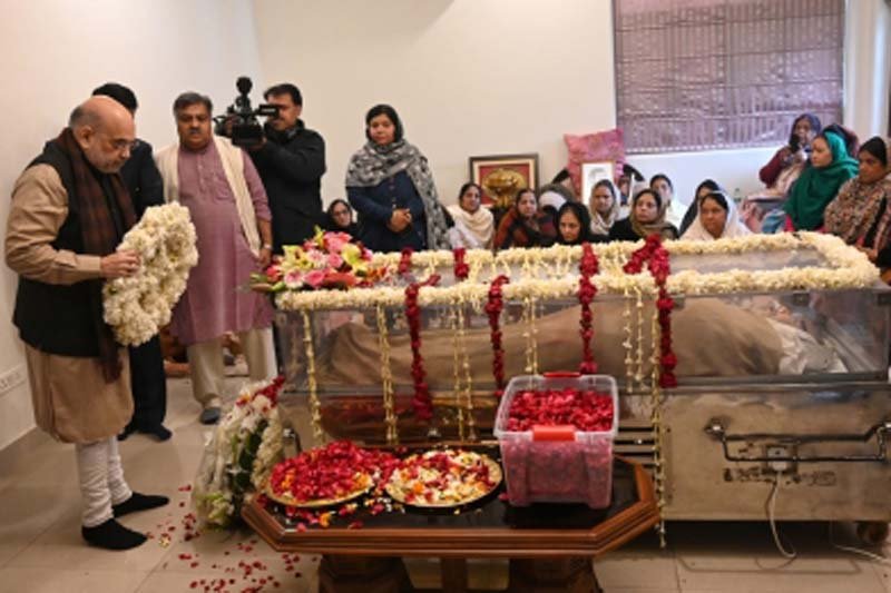 Prez Murmu, Amit Shah pay homage to ex-minister Sharad Yadav at his residence