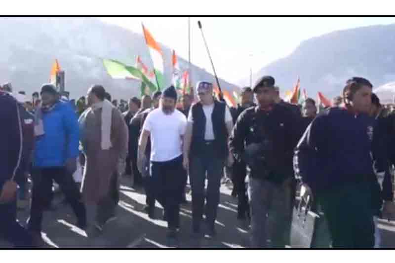 Bharat Jodo Yatra enters Kashmir