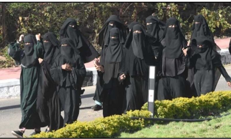 Burqa-clad girls stopped from entering UP college