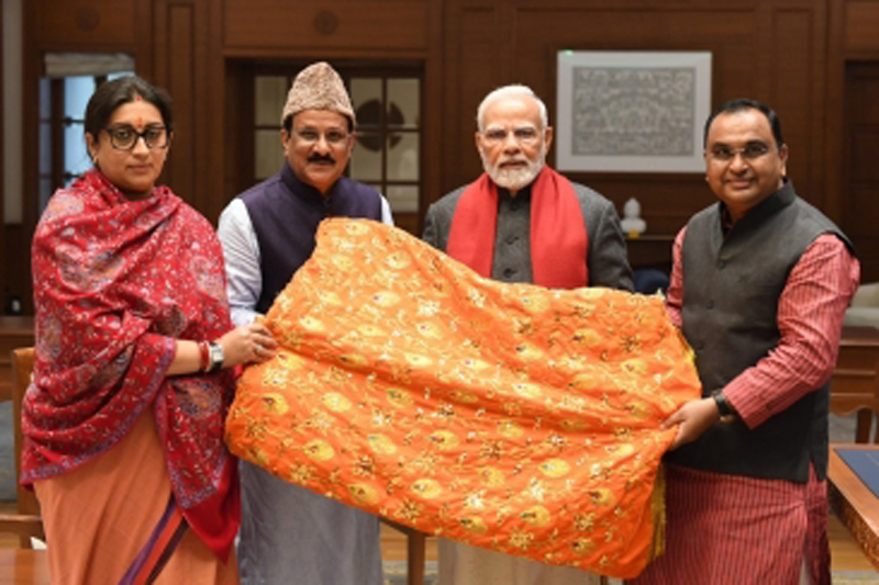 PM Modi presents 'chadar' for offering at Ajmer Sharif Dargah