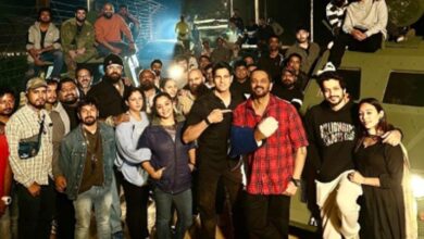 Rohit Shetty gets back to work with a bandaged arm; Sidharth in awe of him