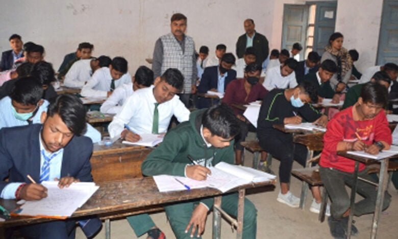 Sixty-five impersonators held during UP board exams