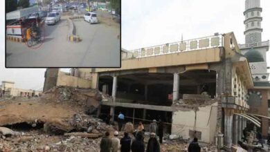 Peshawar mosque bomber was in police uniform