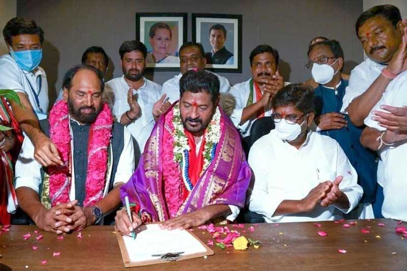 Police complaints filed against T'gana Cong chief over controversial remark