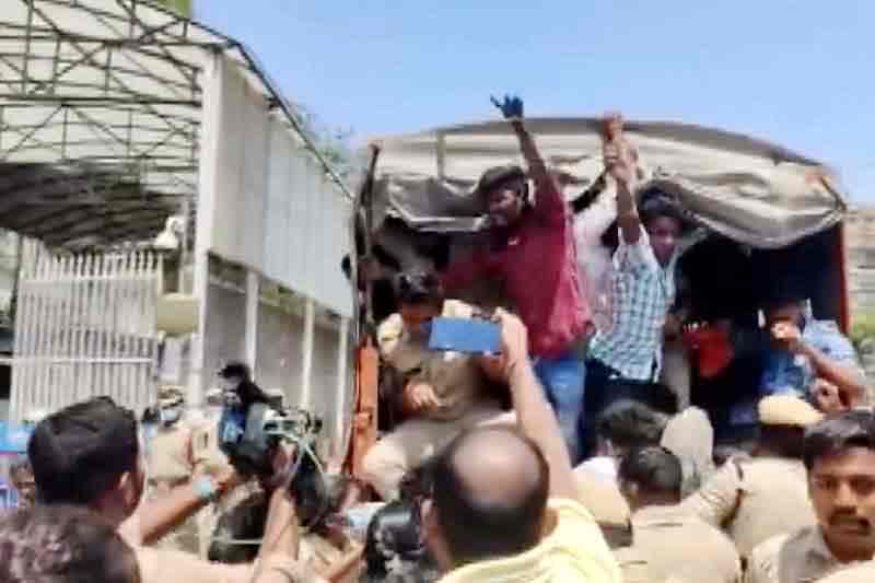 ABVP stages protest near KCR's residence over paper leak