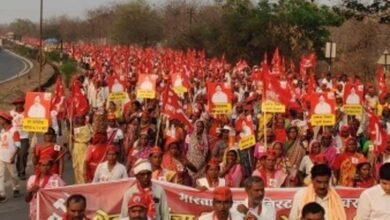 Finally, after most demands accepted, AIKS calls off Maha farmers' 'long march'