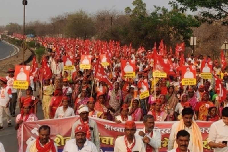 Finally, after most demands accepted, AIKS calls off Maha farmers' 'long march'
