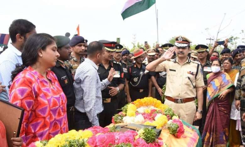 Chopper pilot, Lt Col Reddy cremated with military honours in Telangana