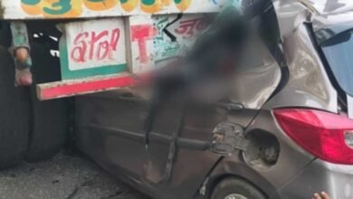 3 killed as car rams into truck on Mumbai-Pune Expressway