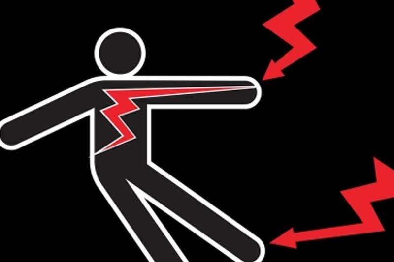 Inebriated Kerala man escapes from police station, climbs electric transformer