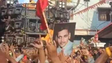 Godse's picture displayed during Shobha Yatra in Hyderabad