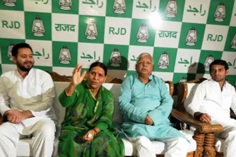 Land-for-job scam: Delhi court grants bail to Lalu, family