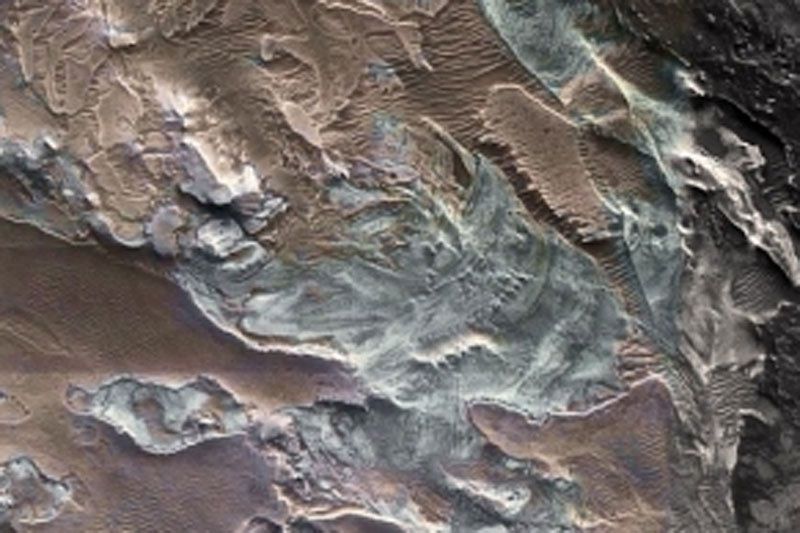 Remains of modern glacier close to Mars’ equator discovered