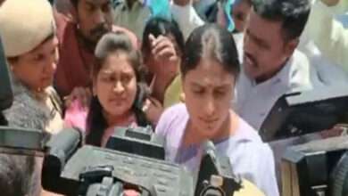 Sharmila detained during protest at TSPSC office in Hyderabad