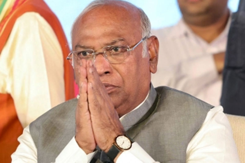 Branding everyone 'anti-nationals' a dangerous trend, warns Kharge