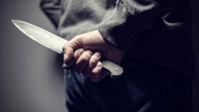 Youth attacks girl with knife for rejecting his love proposal in Hyderabad