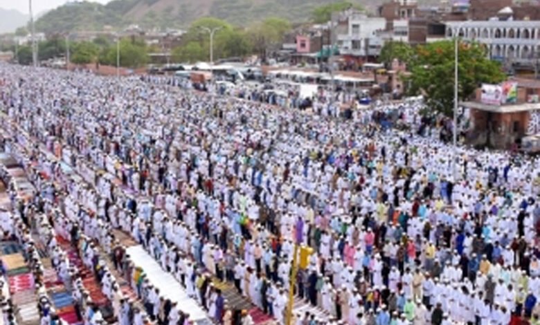 Police file FIRs for offering 'namaaz' on roads on Eid in UP