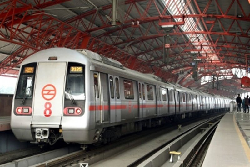 Man caught stealing Metro goods in Delhi