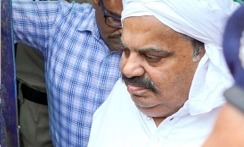Atiq's lawyer booked for extortion.