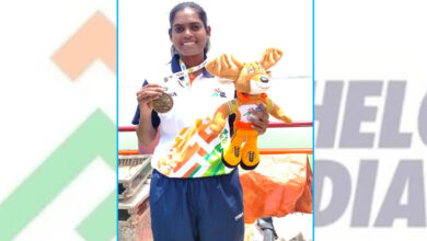 Hemalatha of Vanita Maha Vidyalaya wins Gold and Silver medals