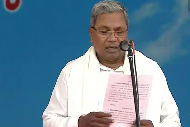 Siddaramaiah takes oath as 24th CM of K'taka