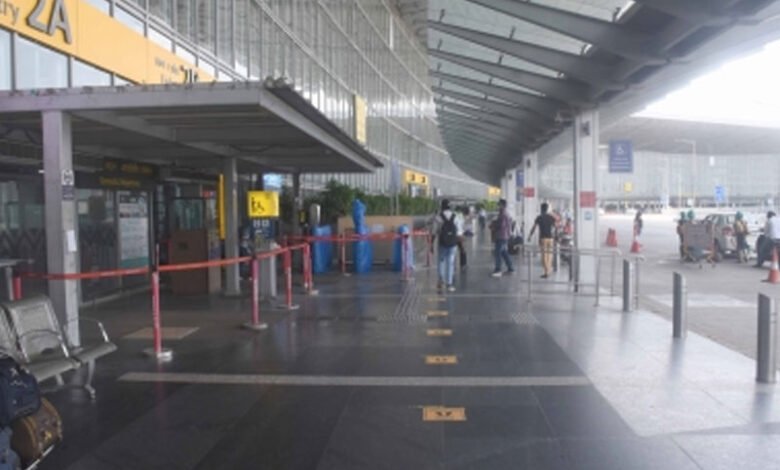 Passenger detained at Kolkata airport for spreading bomb scare.
