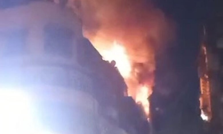 60 rescued, one injured in Mumbai building blaze.