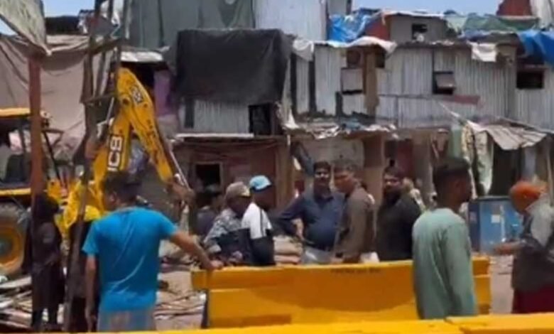 BMC bulldozer flattens Shiv Sena (UBT)'s 'illegal' Bandra branch