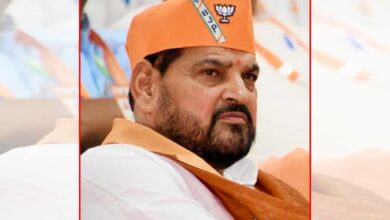 It is up to the investigating officer to arrest WFI chief, say experts