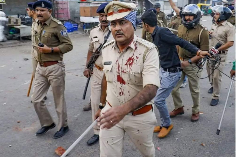 1 dead, 174 detained after protest in Guj over anti-encroachment drive.