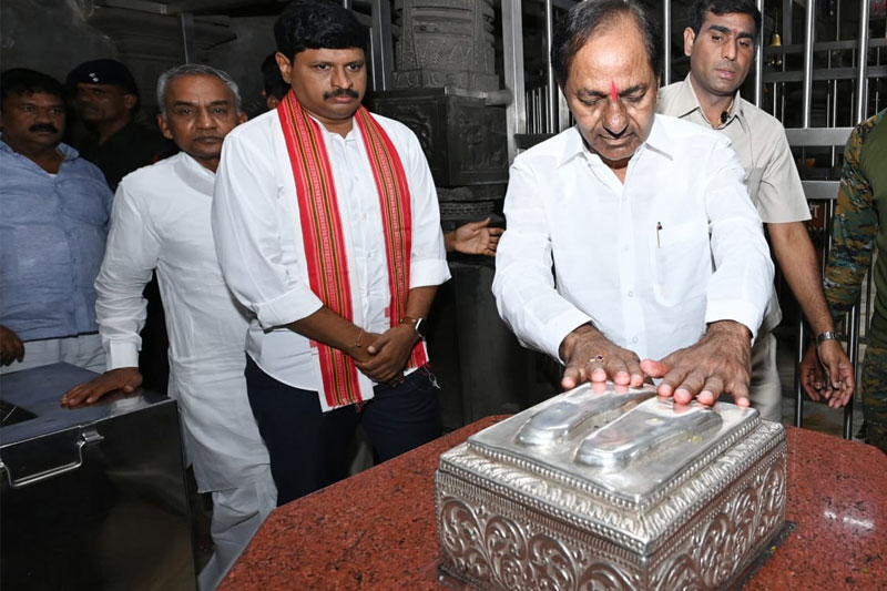 Telangana Chief Minister's visit to Maharashtra continues for the second day
