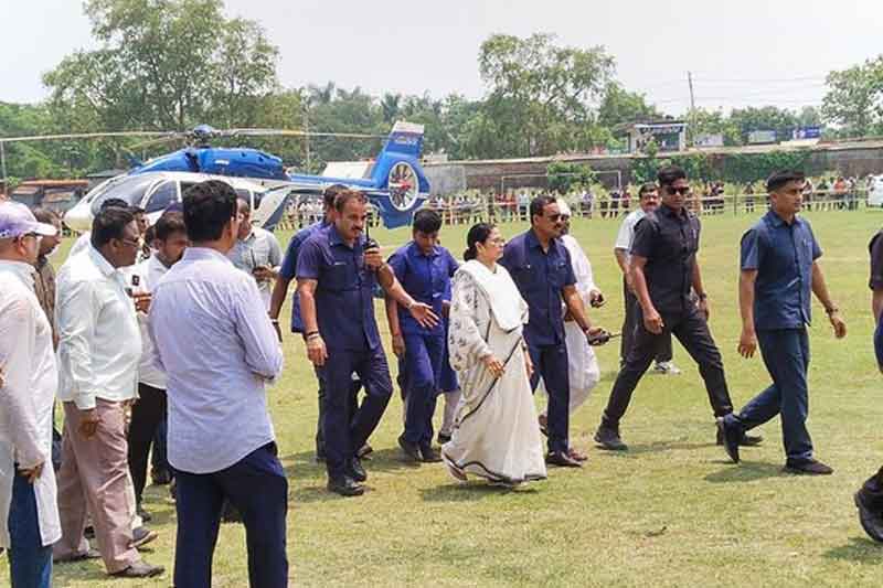 Mamata's helicopter makes emergency landing after facing air turbulence