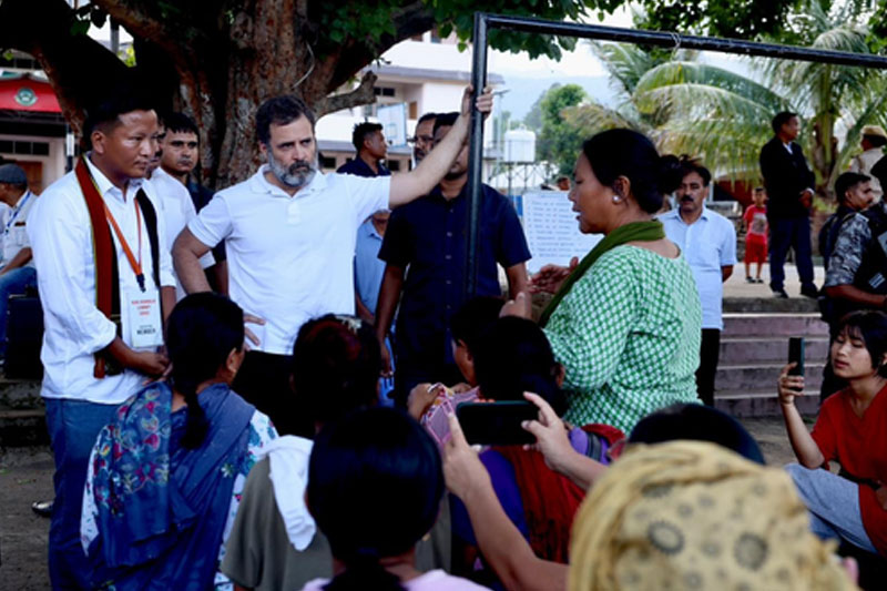 RAHUL IN MANIPUR 1 1 Rahul visits relief camps in Manipur's Bishnupur