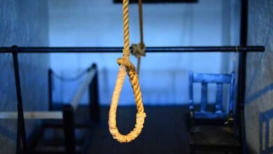 A 35-year-old woman and her two daughters allegedly hanged themselves in their house, following a family dispute.