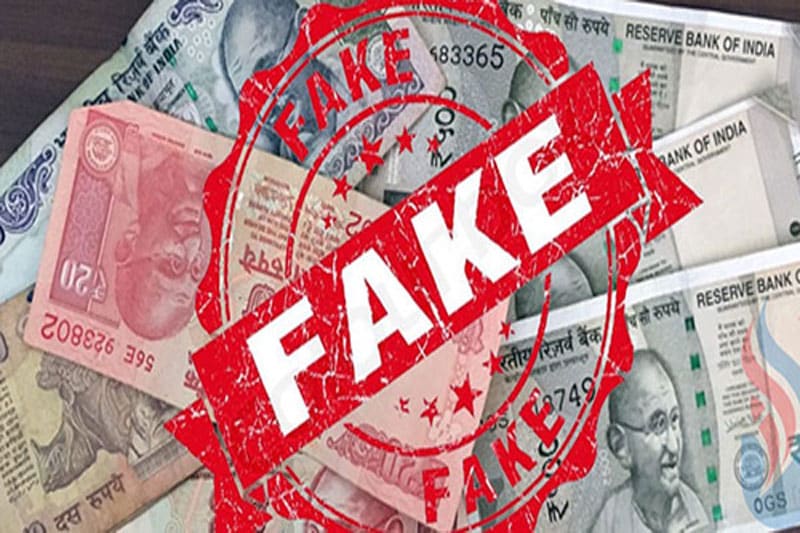 maha-cops-nab-2-gujarat-men-with-fake-currency-notes-of-rs-50l-face-value