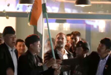 Rahul Gandhi visits Leh market with army veterans