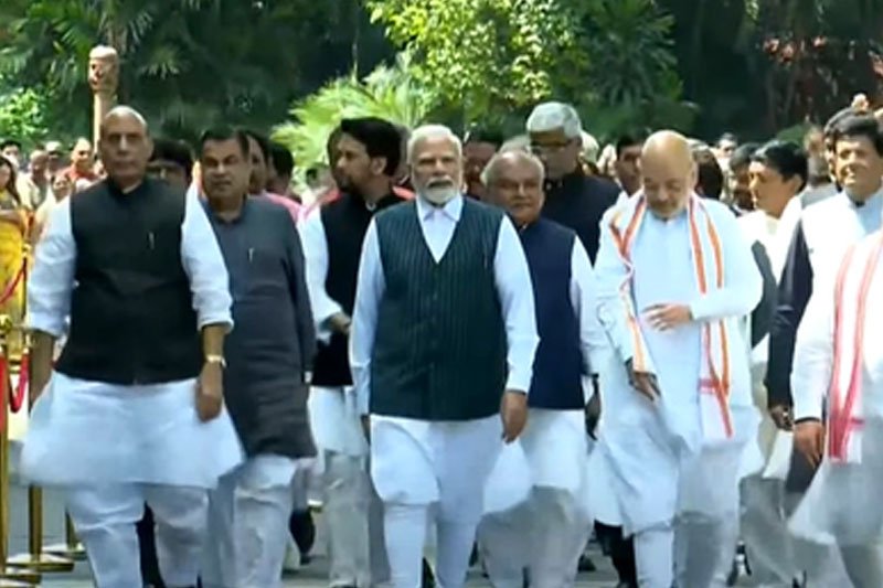 PM Modi walks to new Parliament building with cabinet colleagues, MPs