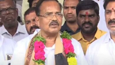 Hyderabad: BRS leader Motkupalli stages 'Deeksha' against illegal arrest of Chandrababu Naidu