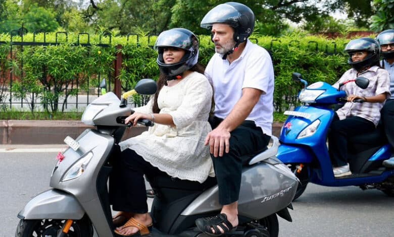 Rahul Gandhi travels with student on scooter in Jaipur