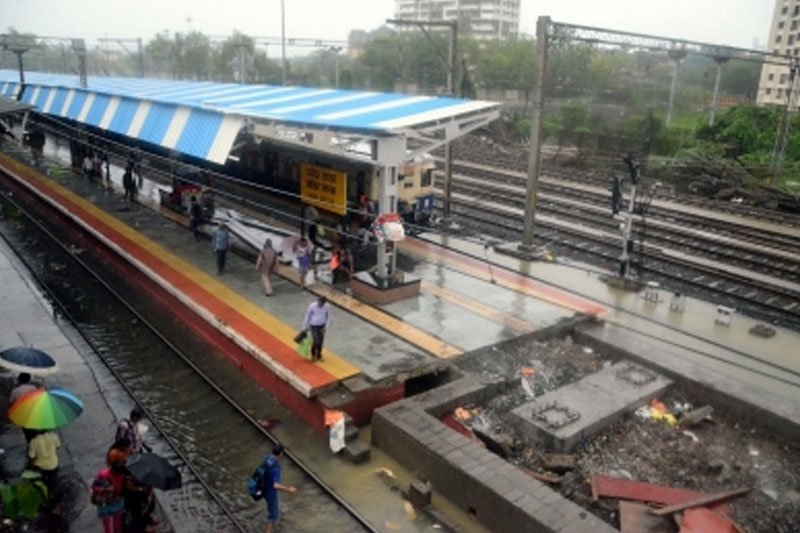 Heavy rain disrupts Mumbai-northwest India train schedules