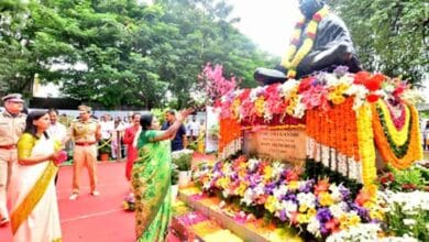 Telangana Governor pays tributes at Hyderabad’s Bapu Ghat