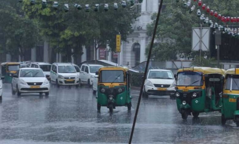 IMD predicts light rainfall in Delhi-NCR today, min temp to drop by 2-3°C in next two days