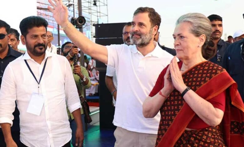 Sonia urges people of Telangana to vote for Congress, says people have given respect by calling her 'Amma'