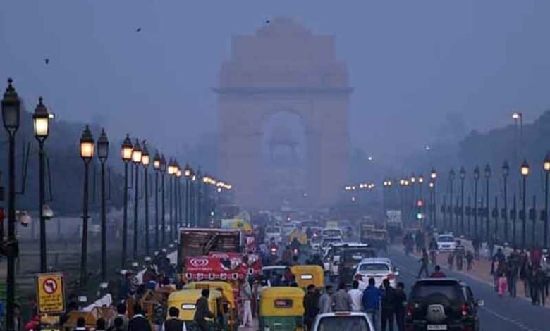 Delhi Registers Minimum Temperature of 6.5°C, Air Quality Persists as 'Very Poor
