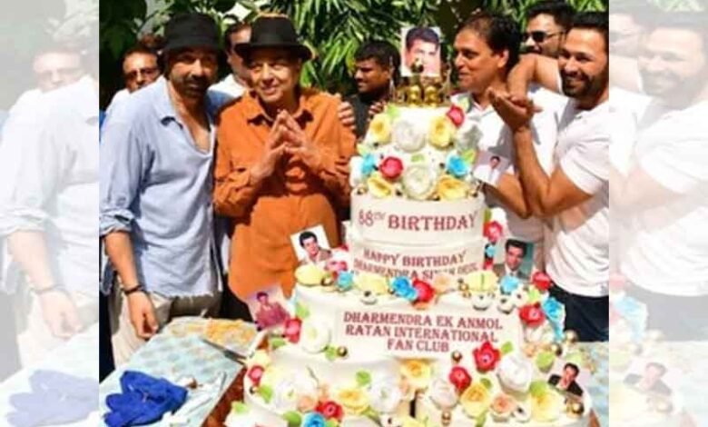 Dharmendra marks 88th birthday festivities with fans, Highlights joyful celebration with a 7-Tier cake cutting ceremony (video)
