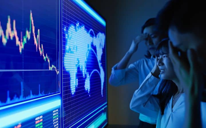 Harry Dent predict biggest crash of our lifetime in 2024 Harry Dent's Market Crash Prediction for 2024 - Economist's Bubble Burst Forecast