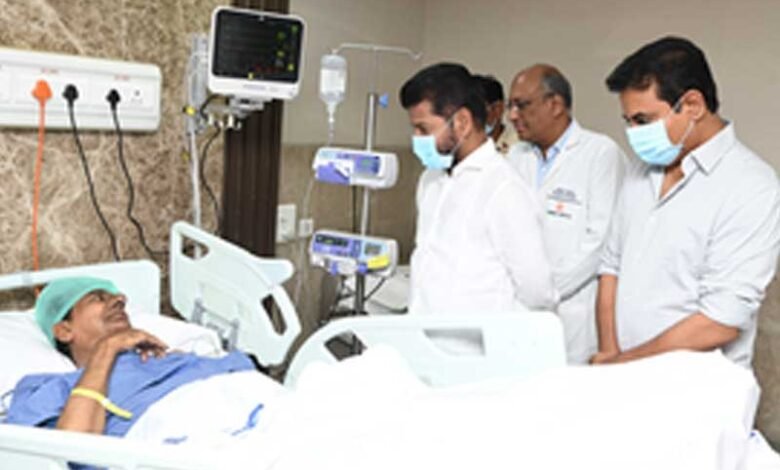 Chief Minister of Telangana Visits KCR at the Hospital