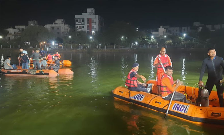 Gujarat Tragedy: 16 schoolkids, teachers drown in boat accident in Vadodara lake