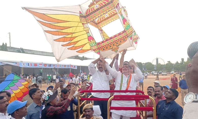 KITE FESTIVAL PONNAM PRABHA International Kite and Sweet Festival begins at Parade Grounds