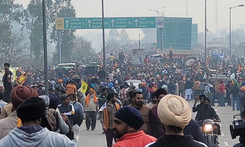 Security beefed up at Delhi-Gurugram border amid farmers' protest